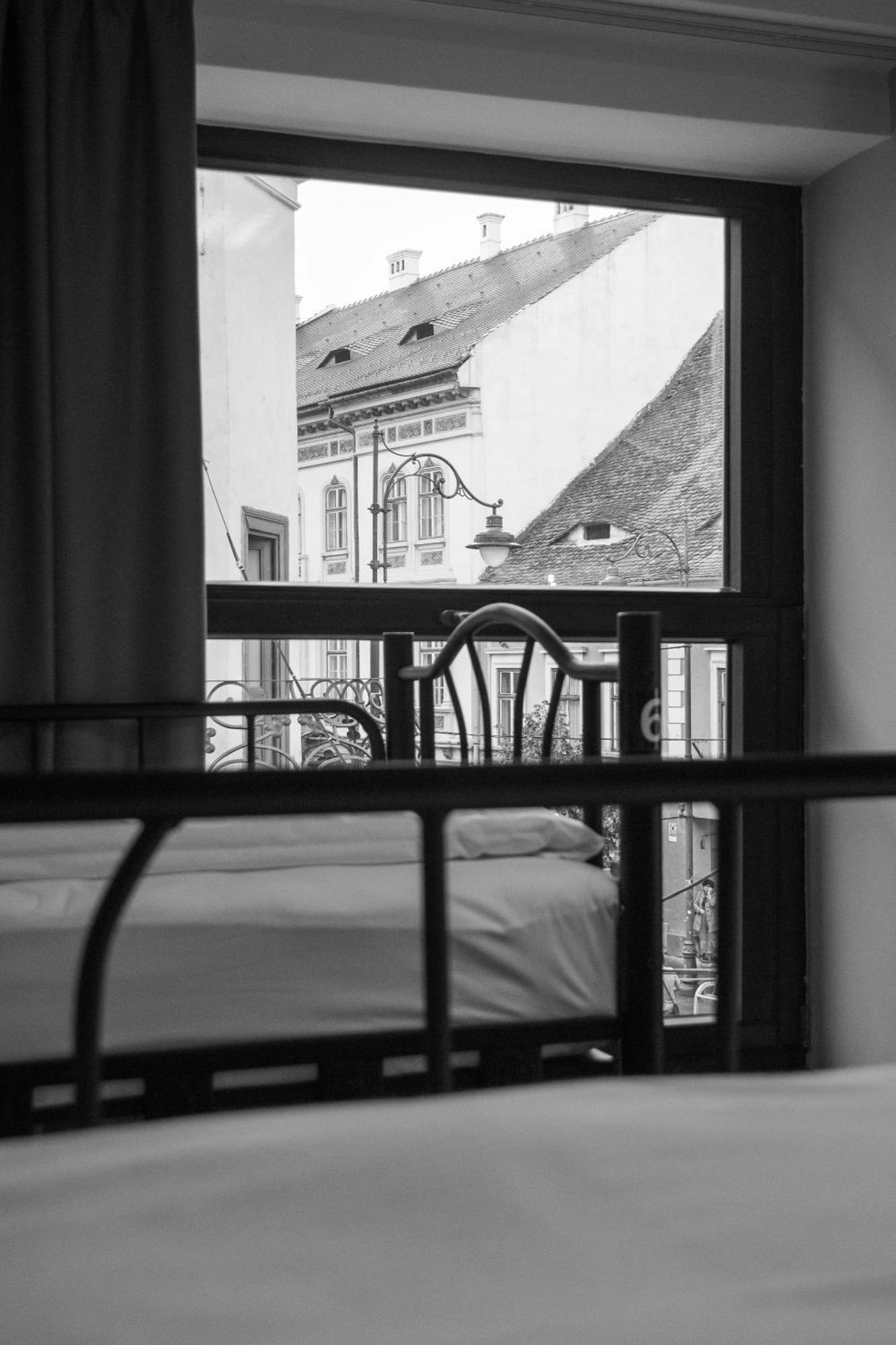 B13 Hostel Sibiu Exterior photo